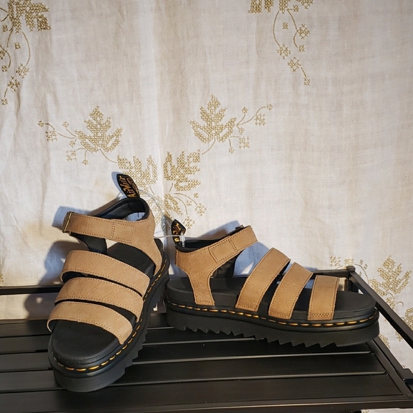 Dr. Martens Blaire Platform Sandal - Women's NWOT - Picture 2 of 5